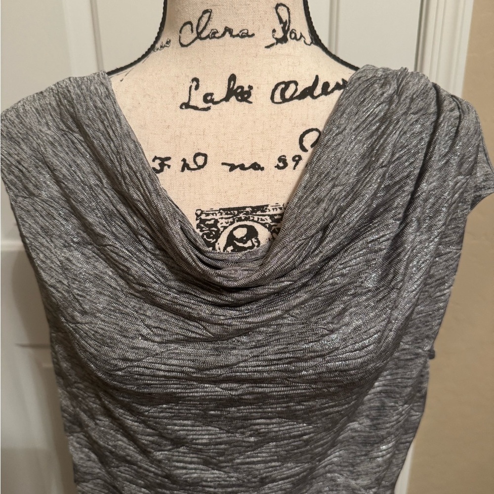 Calvin Klein Women’s Metallic Silver Textured Cowl Neck Hem Top Large - Picture 6 of 7